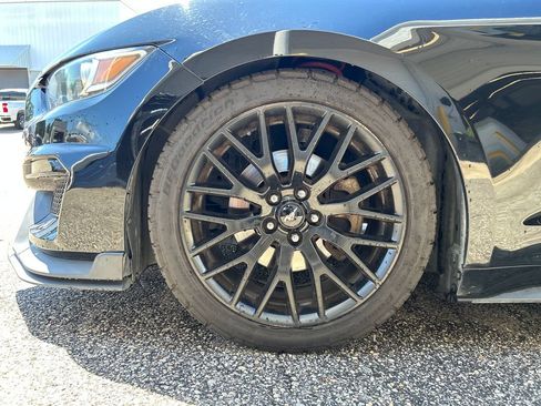 Used 2016 Ford Mustang Coupe RWD image 6