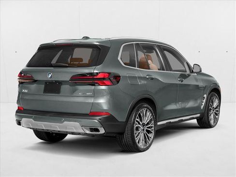 New 2025 BMW X5 xDrive40i w/ Premium Package image 2