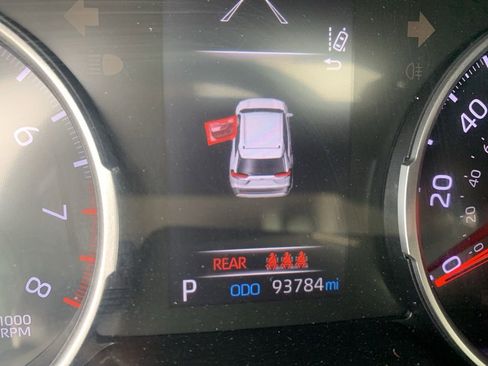 Used 2019 Toyota RAV4 XLE Premium w/ Cold Weather Package AWD/4WD image 16