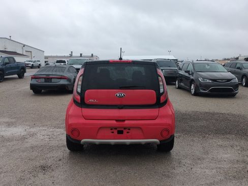Used 2019 Kia Soul + image 7