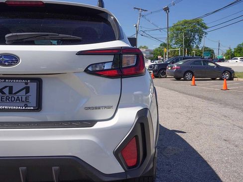 Used 2024 Subaru Crosstrek 2.0i Premium AWD/4WD image 16