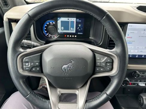 Used 2023 Ford Bronco Wildtrak AWD/4WD image 31