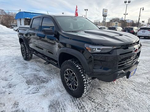 Used 2024 Chevrolet Colorado ZR2 w/ Technology Package image 4