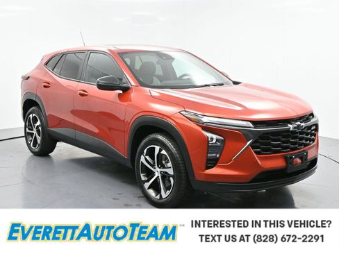 Used 2024 Chevrolet Trax RS w/ Driver Confidence Package FWD image 1
