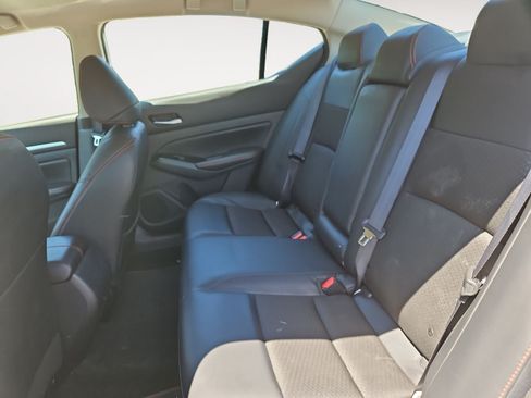 Used 2024 Nissan Altima 2.5 SR FWD image 13