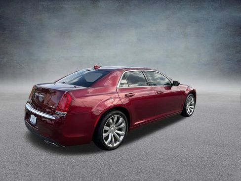 Used 2019 Chrysler 300 Touring w/ Quick Order Package 2EF image 6