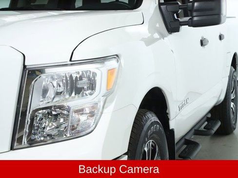 Used 2024 Nissan Titan SV w/ SV Convenience Package image 6
