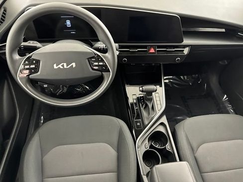 Certified 2025 Kia Niro LX FWD image 24