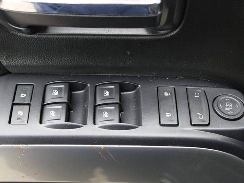 Used 2018 Chevrolet Silverado 1500 LT w/ All Star Edition image 10