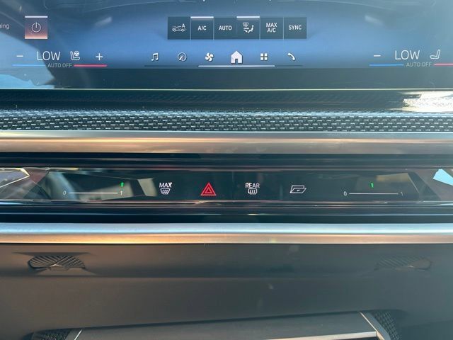 Used 2023 BMW i7 xDrive60 AWD/4WD image 20