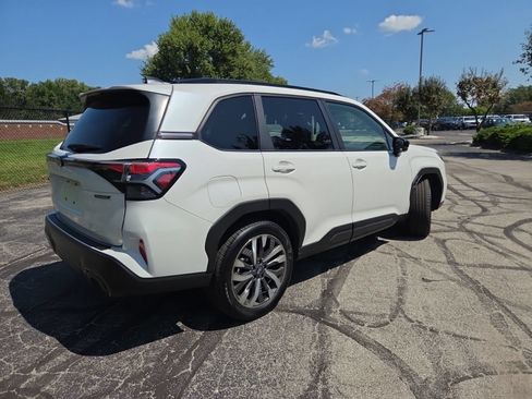 Certified 2025 Subaru Forester Touring AWD/4WD image 8