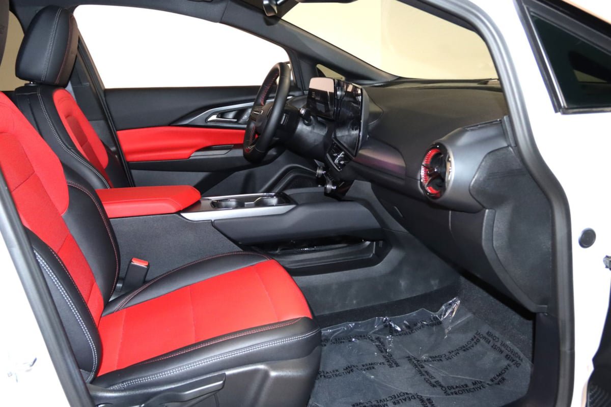 Used 2025 Chevrolet Equinox EV RS FWD image 62