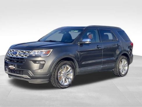 Used 2019 Ford Explorer XLT w/ Equipment Group 202A image 3