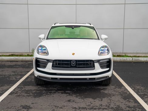 New 2026 Porsche Macan image 6