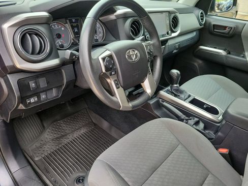 Used 2022 Toyota Tacoma SR5 RWD image 10