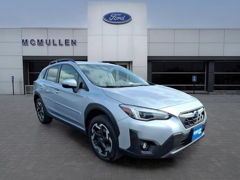 Used 2021 Subaru Crosstrek 2.5i Limited w/ Moonroof Package 1 AWD/4WD image 3