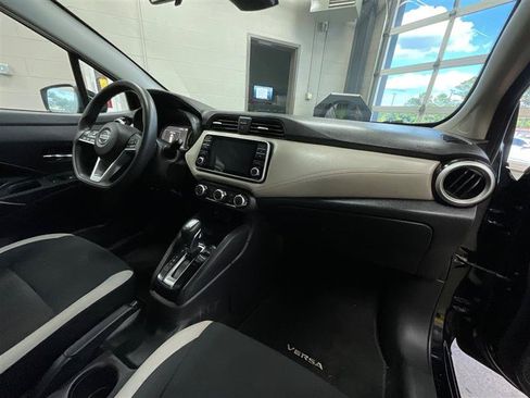 Used 2020 Nissan Versa SV FWD image 28