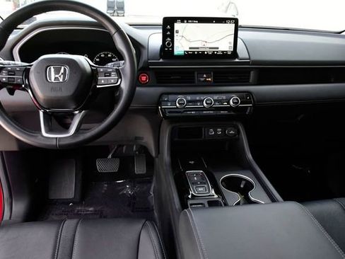 Used 2023 Honda Pilot Touring image 19