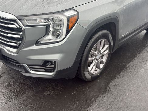 Used 2023 GMC Terrain SLT image 8