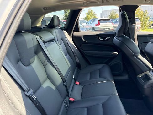 Used 2025 Volvo XC60 B5 Plus AWD/4WD image 10