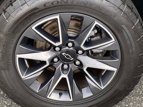 Used 2021 Chevrolet Suburban Z71 w/ Luxury Package image 27