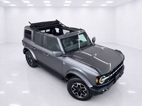 Used 2024 Ford Bronco Outer Banks AWD/4WD image 5