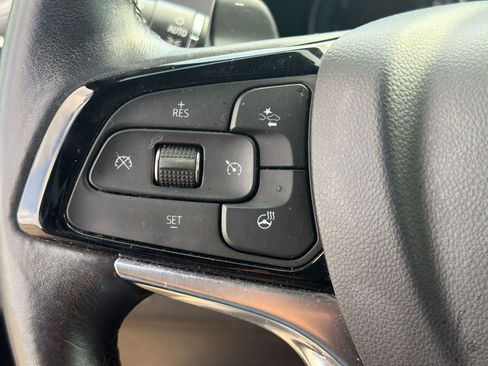 Used 2024 Buick Enclave Essence w/ Sport Touring Edition FWD image 18