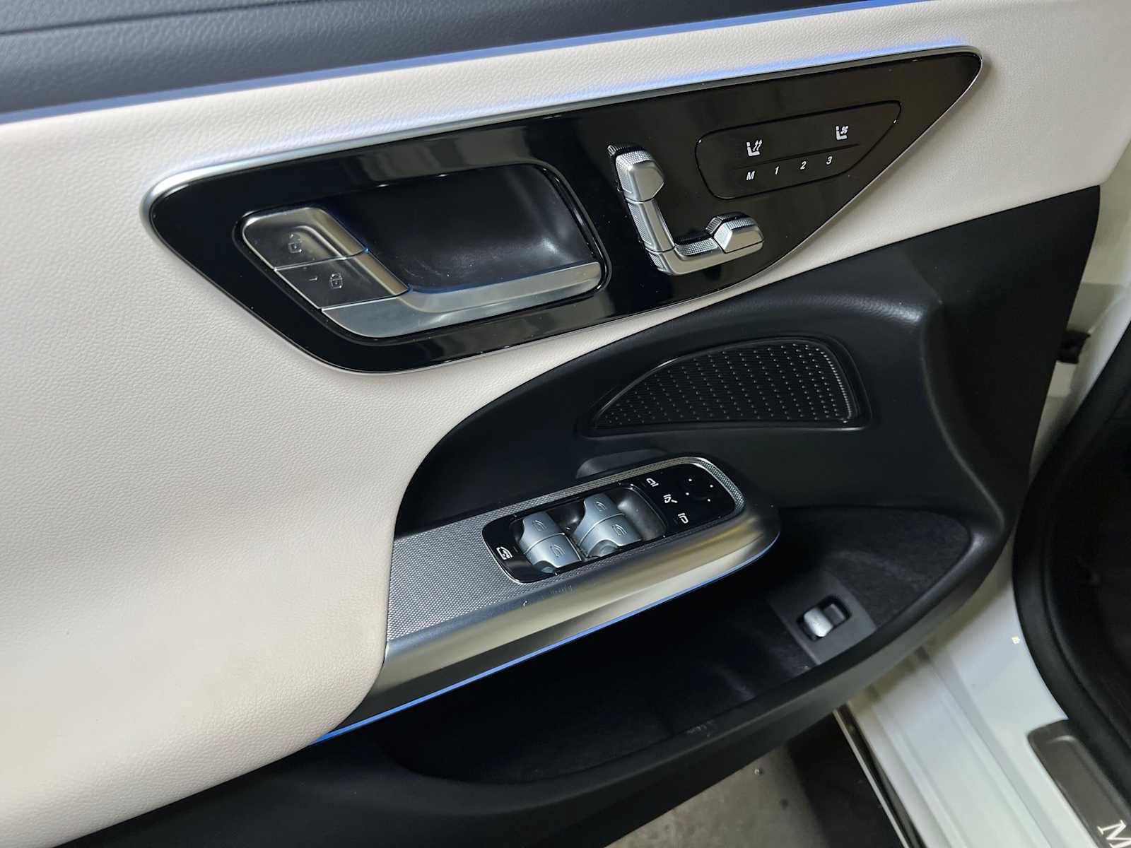 Used 2025 Mercedes-Benz E 350 Sedan image 21