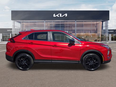 Used 2024 Mitsubishi Eclipse Cross LE image 3