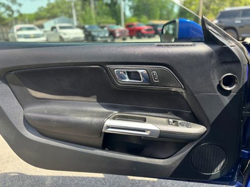 Used 2015 Ford Mustang Coupe image 11