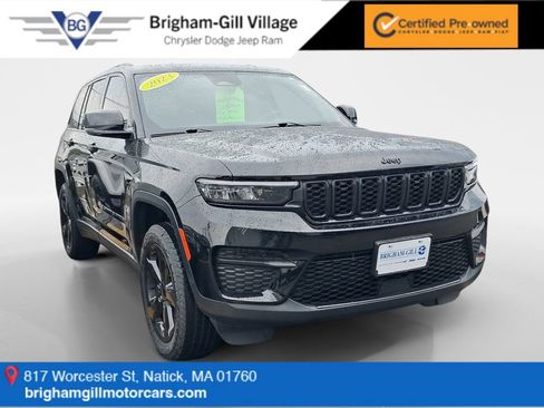 Certified 2023 Jeep Grand Cherokee Altitude AWD/4WD image 1