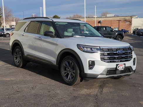 New 2026 Ford Explorer Active image 18