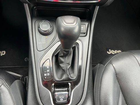 Used 2019 Jeep Cherokee Limited image 29