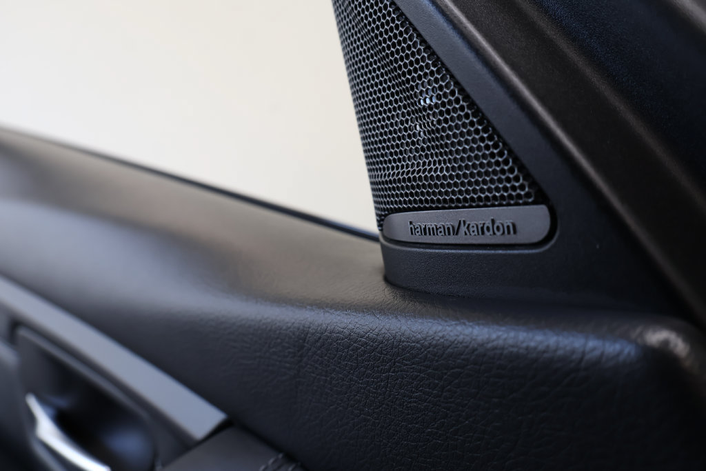 Used 2018 BMW M3 RWD image 18