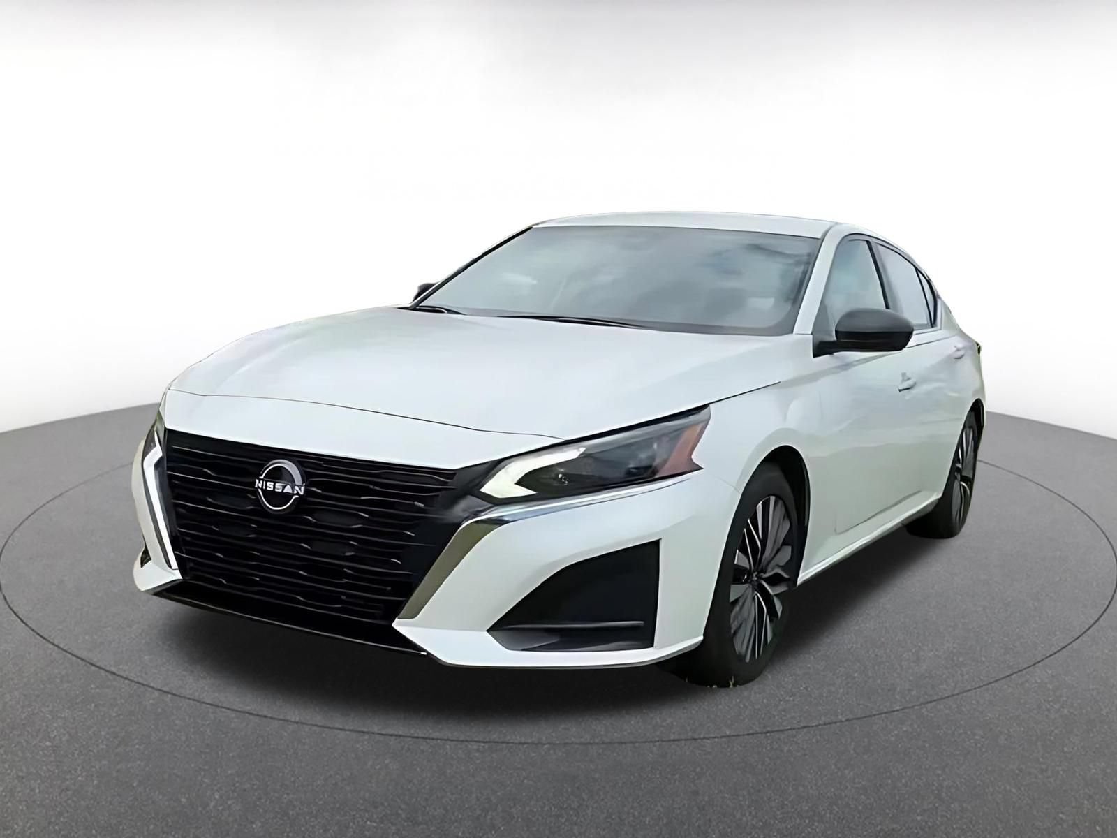 Used 2025 Nissan Altima 2.5 SV FWD image 4
