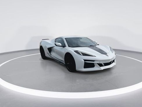 Used 2024 Chevrolet Corvette E-Ray AWD/4WD image 2