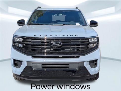 New 2026 Ford Expedition Platinum image 13
