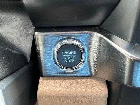 Used 2024 Ford F350 Lariat w/ Lariat Ultimate Package AWD/4WD image 36