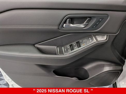 Certified 2025 Nissan Rogue SL w/ SL Premium Package AWD/4WD image 15