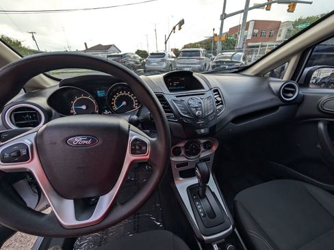 Used 2018 Ford Fiesta SE image 21