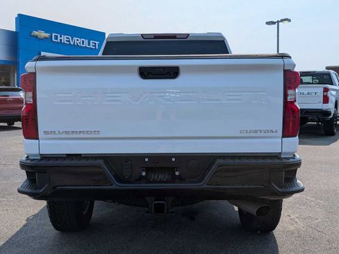 Used 2025 Chevrolet Silverado 2500 Custom w/ Custom Convenience Package AWD/4WD image 9