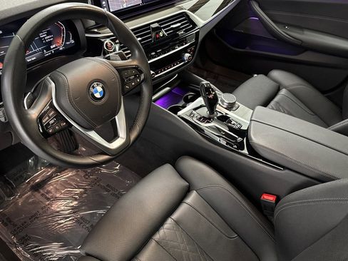 Certified 2023 BMW 530i w/ Premium Package image 4