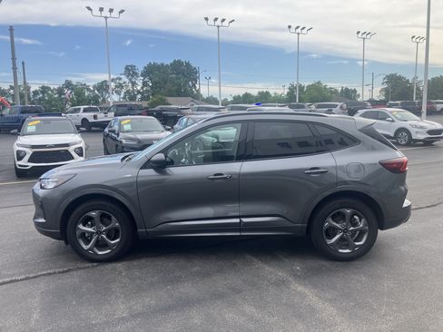 Used 2024 Ford Escape ST-Line w/ Tech Pack #1 AWD/4WD image 4