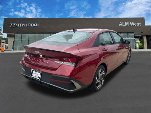 Certified 2025 Hyundai Elantra Sport FWD image 5