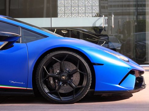Used 2018 Lamborghini Huracan Performante image 9