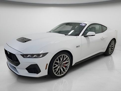 Used 2024 Ford Mustang GT Premium RWD image 6