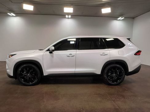 Used 2024 Toyota Grand Highlander Limited image 6