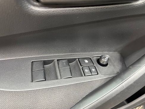 Used 2025 Toyota Corolla LE FWD image 29
