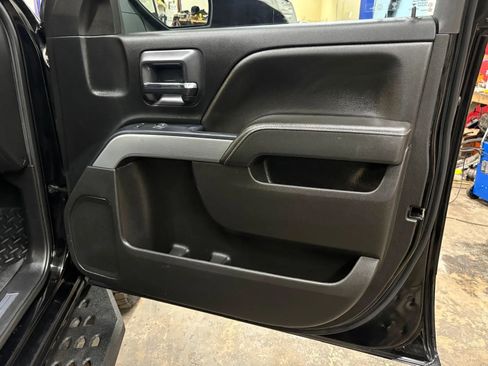 Used 2018 Chevrolet Silverado 1500 LT w/ Midnight Edition AWD/4WD image 25