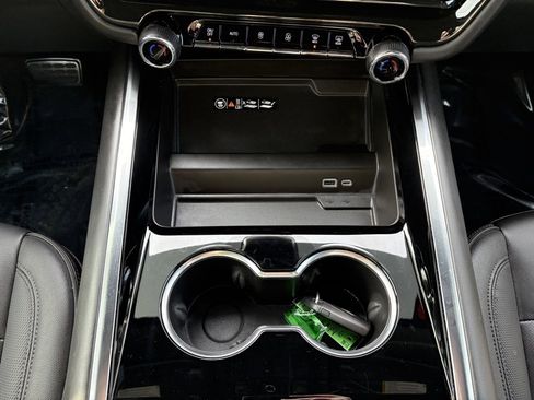 Used 2025 Chevrolet Tahoe RST w/ RST Performance Edition image 28